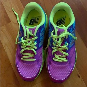 Tennis shoes/sneakers